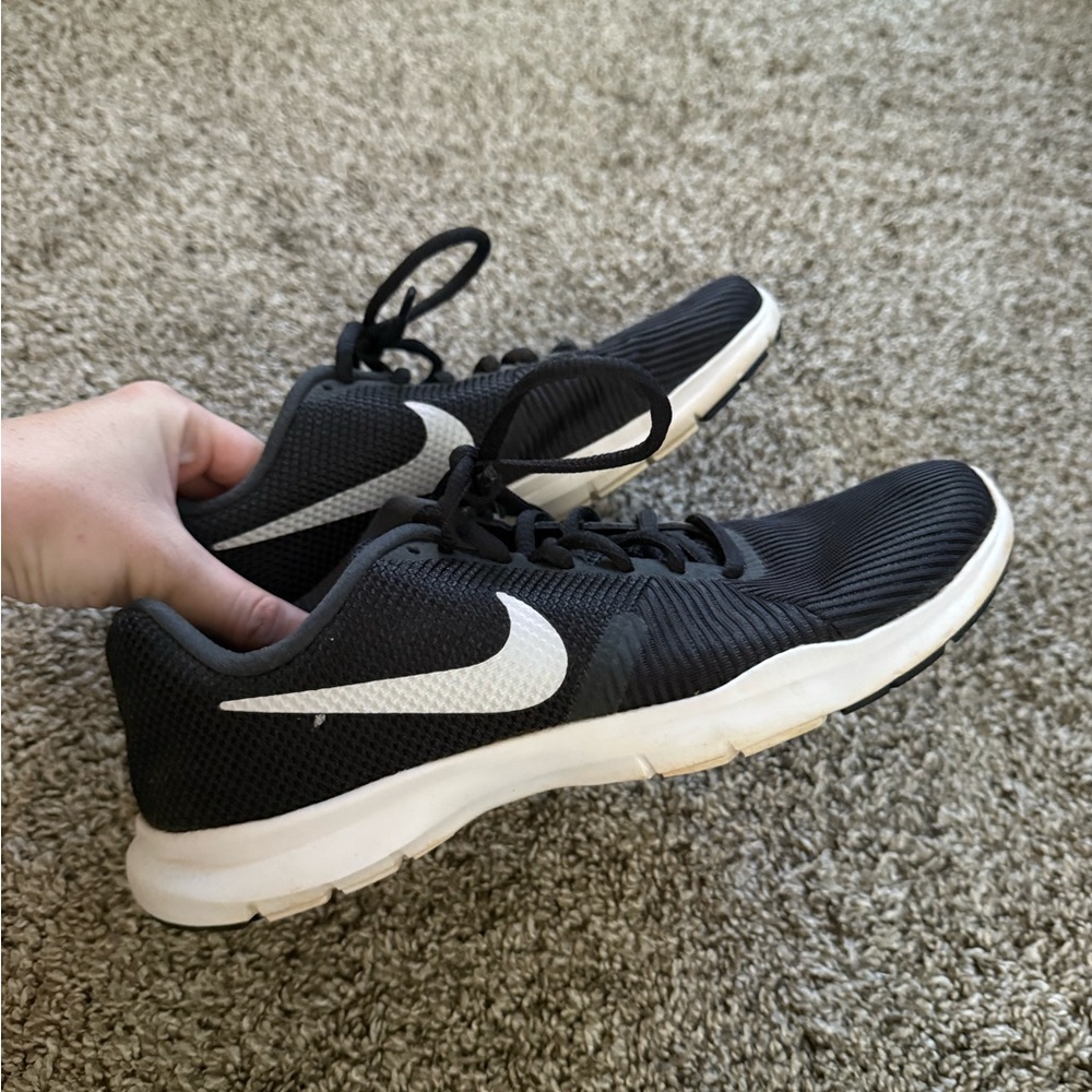 Nike Tennis Shoes